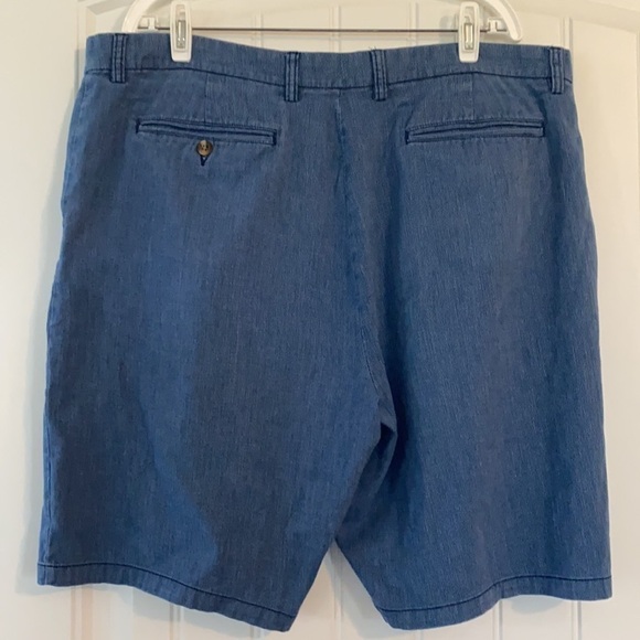 Old Navy built in flex Shorts Size  40 - Picture 2 of 4